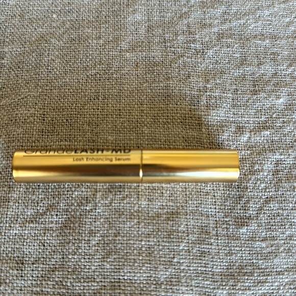 Grandelash-MD Lash Enhancing Serum, mini .7 ml, New - Picture 2 of 7